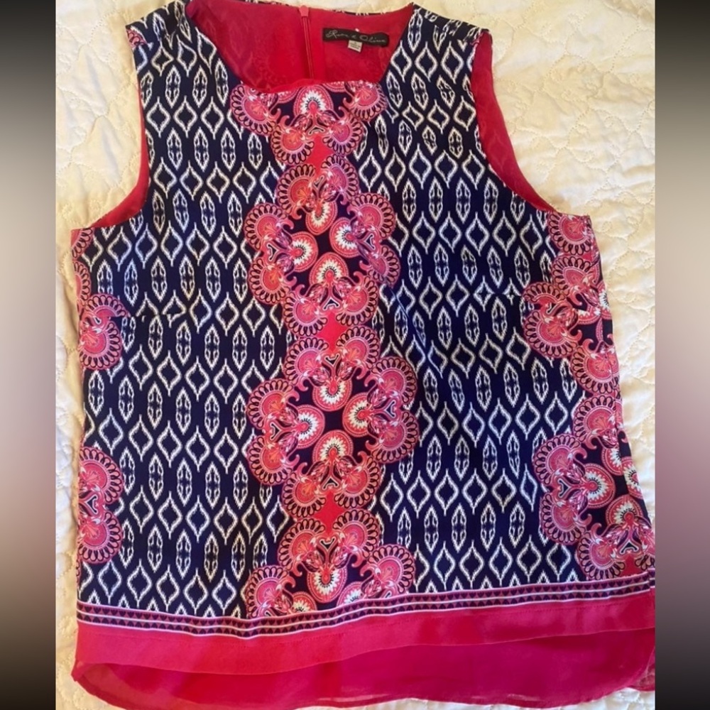 Women's Sleeveless Patterned Top
